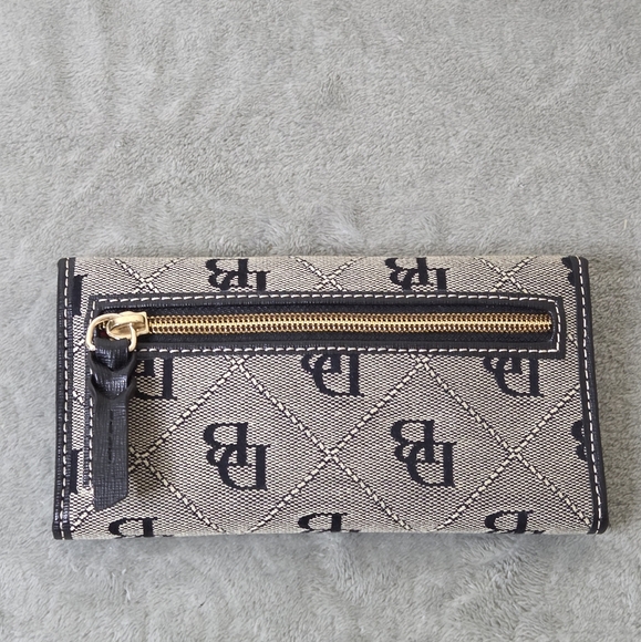 *Dooney & Bourke Womens Maxi Quilt Continental Clutch Bilford Wallet Gray Black - Picture 5 of 15